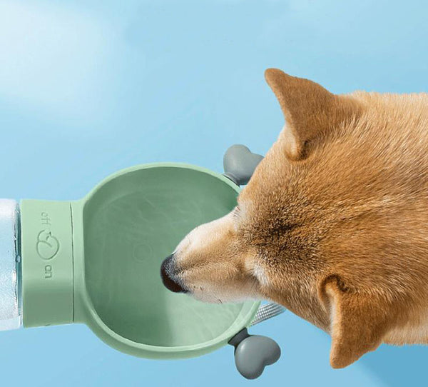 Portable portable cup for dogs and cats to go out for drinking and feeding