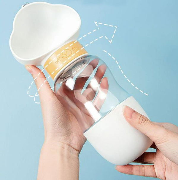 Portable portable cup for dogs and cats to go out for drinking and feeding