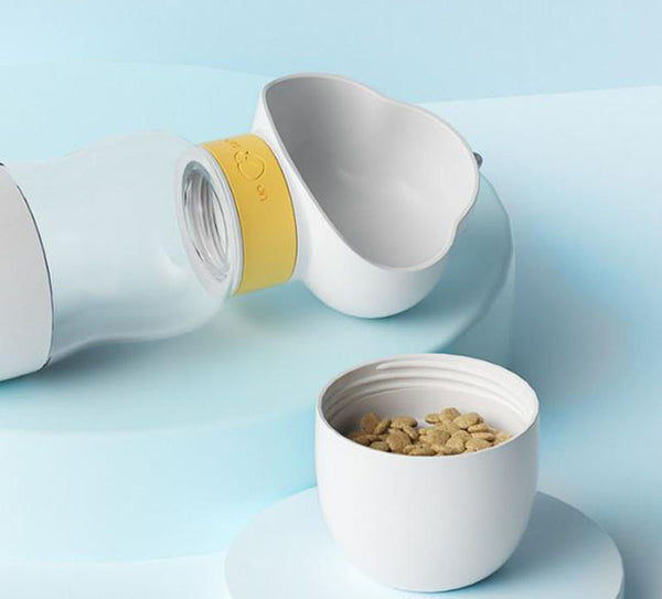 Portable portable cup for dogs and cats to go out for drinking and feeding